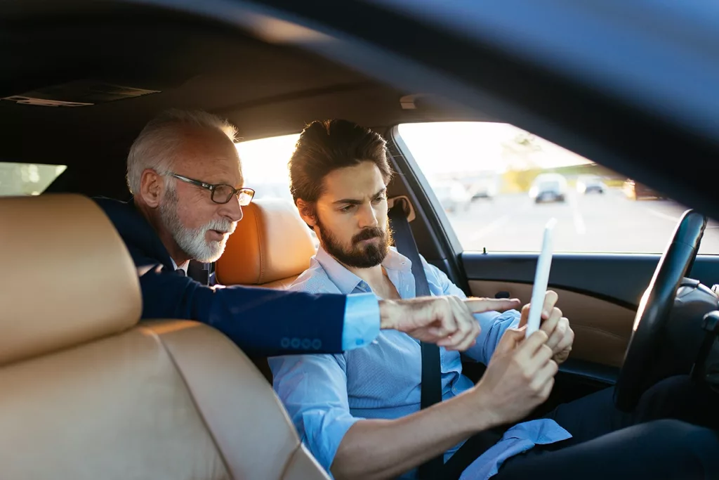 senior en transport accompagne avec chauffeur